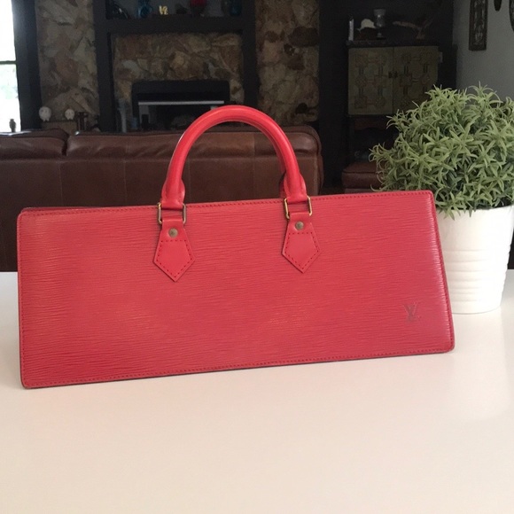 Louis Vuitton Handbags - Authentic Louis Vuitton Sac Epi Triangle Handbag❤️